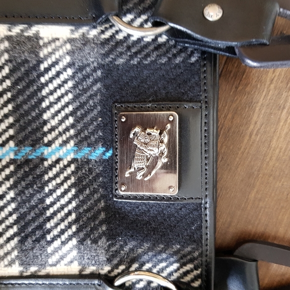 Burberry tote - Picture 2 of 15